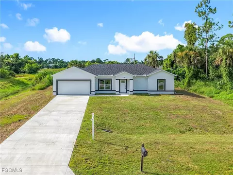 842 Sentinela Blvd, Lehigh Acres, FL 33974