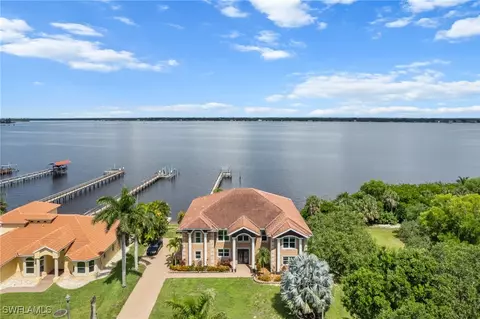 6120 River Shore Ct, North Fort Myers, FL 33917