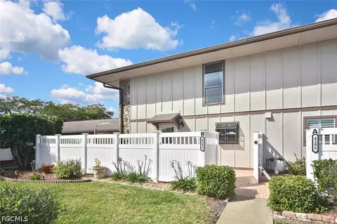 495 Island Cir #2, Fort Myers, FL 33919