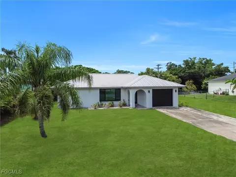 2241 Club House Rd, North Fort Myers, FL 33917