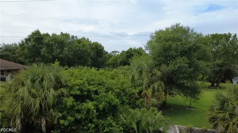3733 Trent St, Fort Myers, FL 33905