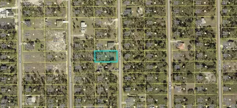 811 Leroy Ave, Lehigh Acres, FL 33972