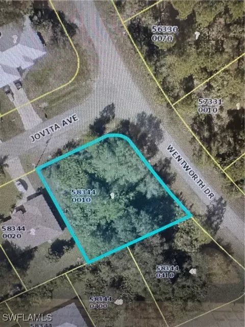 735 Wentworth Dr, Lehigh Acres, FL 33972