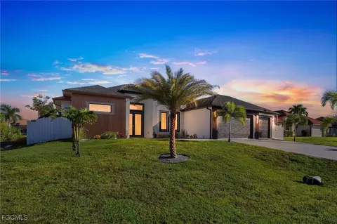 713 NW 8th Ter, Cape Coral, FL 33993