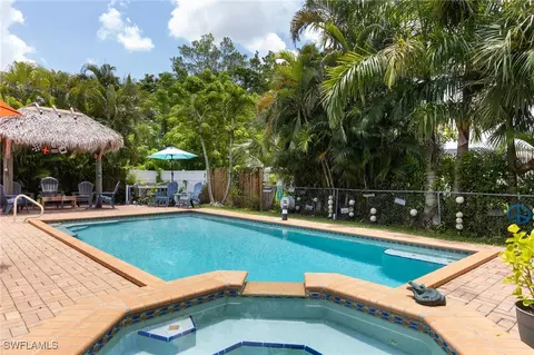 1660 S Hermitage Rd, Fort Myers, FL 33919