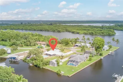 330 Shore Dr, Fort Myers, FL 33905