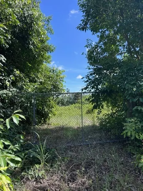 7644 8th Pl, Labelle, FL 33935 photo 2