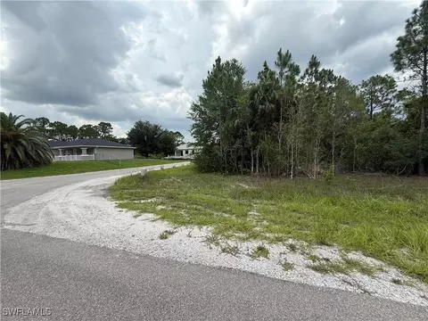 3304 53rd St W, Lehigh Acres, FL 33971