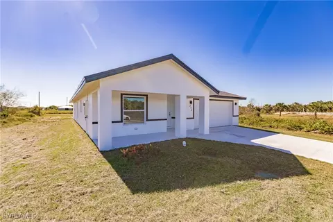 215 Nautilus Ave, Labelle, FL 33935 photo 3