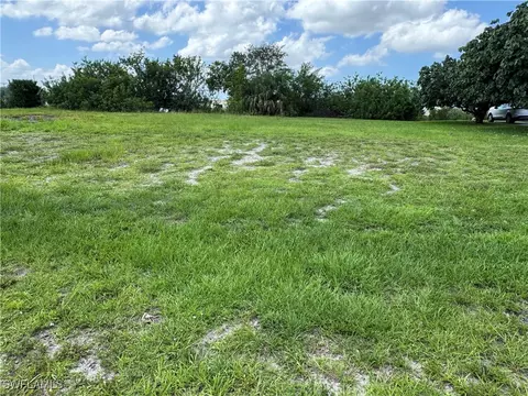 1618 NW 9th St, Cape Coral, FL 33993