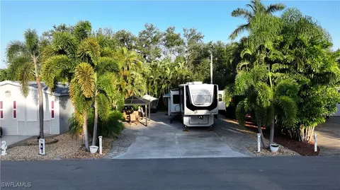 5680 Maplewood Ct, Fort Myers, FL 33905