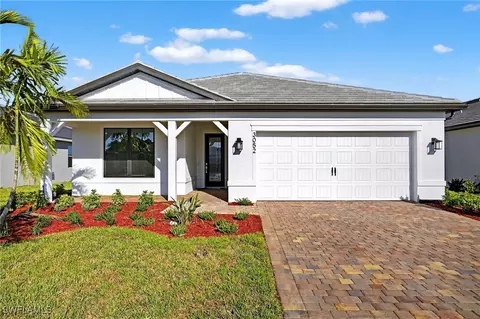 3052 Weston Manor Dr, Alva, FL 33920