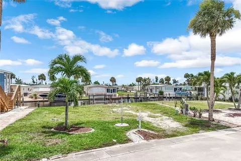 17841 Peppard Dr, Fort Myers Beach, FL 33931