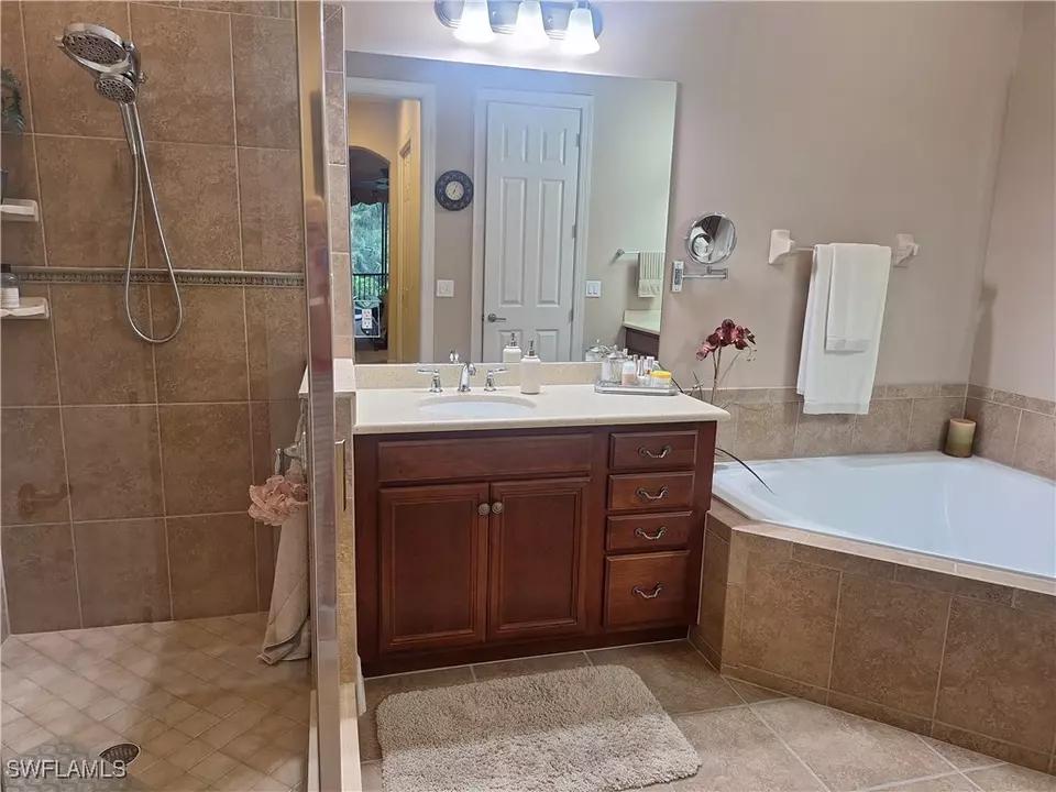 Bath - 26485 Lucky Stone Rd #202, Bonita Springs, FL 34135 photo 3 of 8