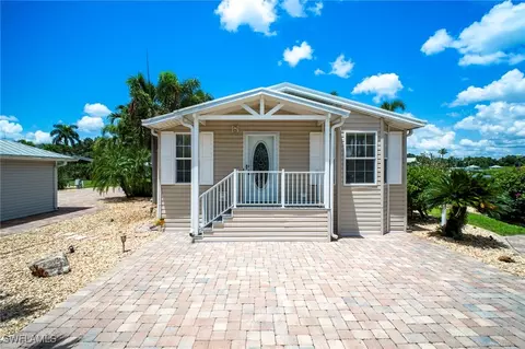 10081 Willowood Dr, Fort Myers, FL 33905