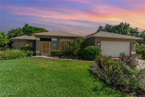 4122 Olde Meadowbrook Ln, Bonita Springs, FL 34134