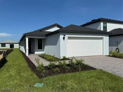 1030 Caloosa Breeze Dr, Labelle, FL 33935