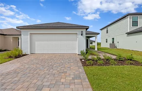 1036 Caloosa Breeze Dr, Labelle, FL 33935