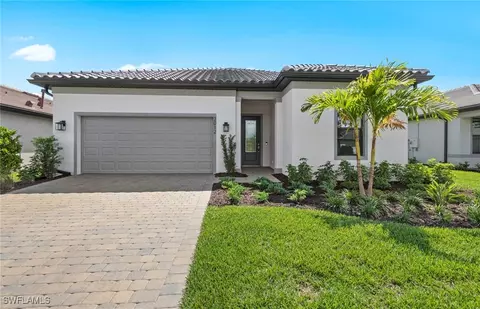 2012 Don Benito Way, Naples, FL 34120
