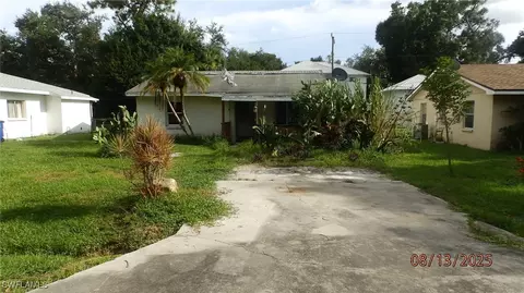 537 Capitol St, North Fort Myers, FL 33903