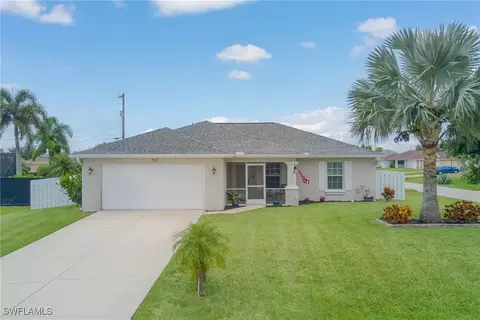 712 NE 1st Pl, Cape Coral, FL 33909