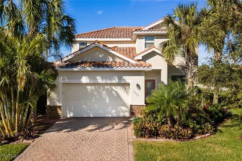 2575 Laurentina Ln, Cape Coral, FL 33909