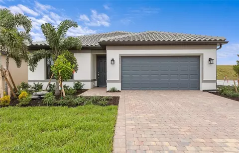 3861 Passion Vine Dr, Alva, FL 33920