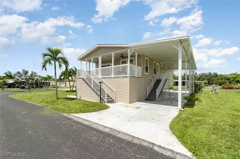 54 Sturbridge Ln, Fort Myers, FL 33908