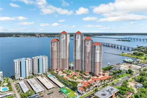 2090 W First St #E2105, Fort Myers, FL 33901