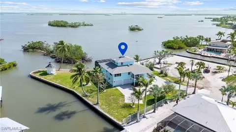 291 Flamingo St, Fort Myers Beach, FL 33931