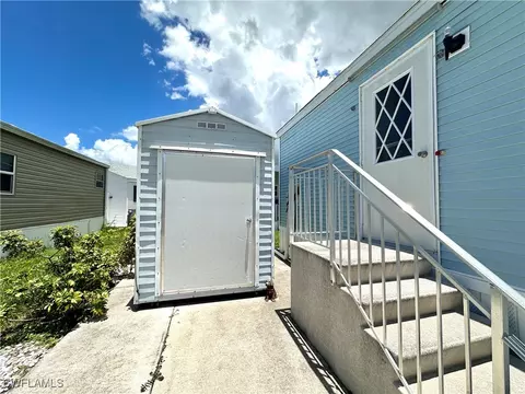 4540 Split Log Ln E, Estero, FL 33928 photo 3