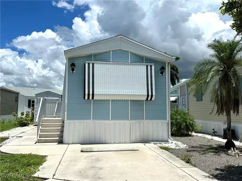 4540 Split Log Ln E, Estero, FL 33928 photo 2