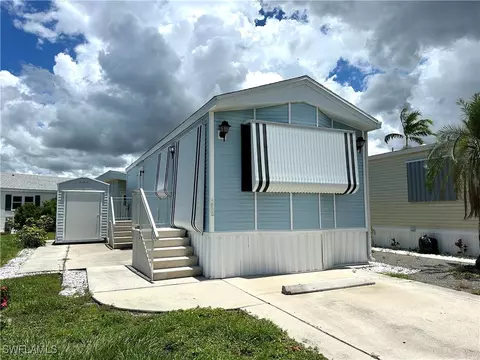 4540 Split Log Ln E, Estero, FL 33928