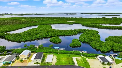 4769 Tahiti Dr, Bonita Springs, FL 34134