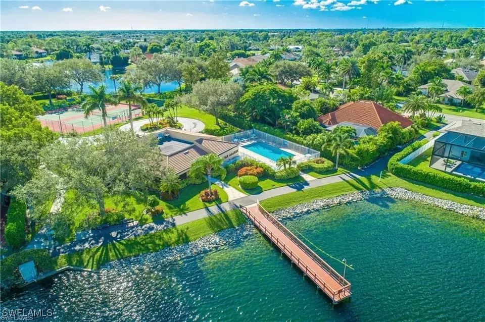 View/Area - 885 New Waterford Dr #U101, Naples, FL 34104 photo 5 of 6