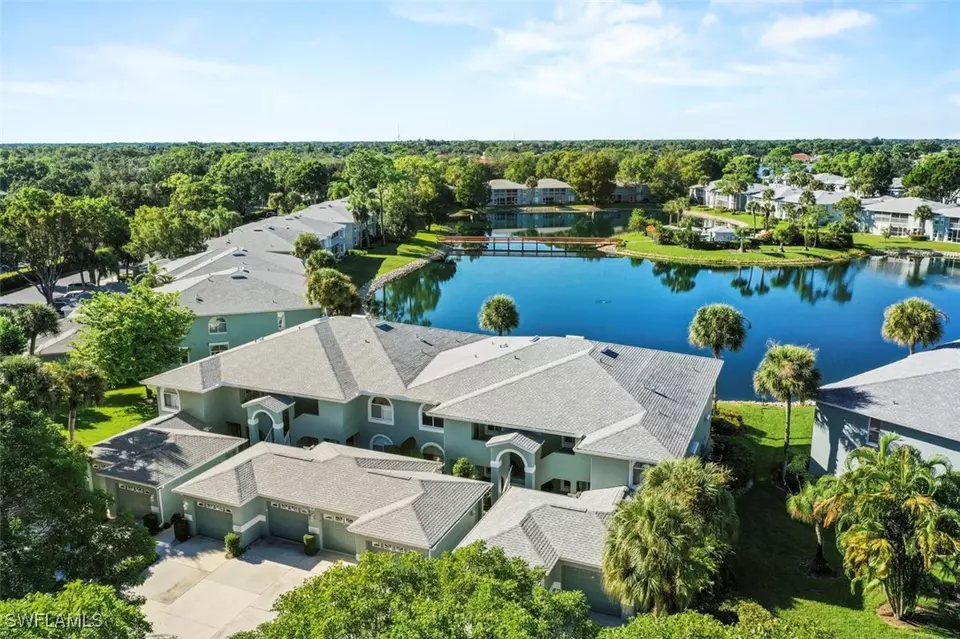 View/Area - 885 New Waterford Dr #U101, Naples, FL 34104 photo 3 of 6
