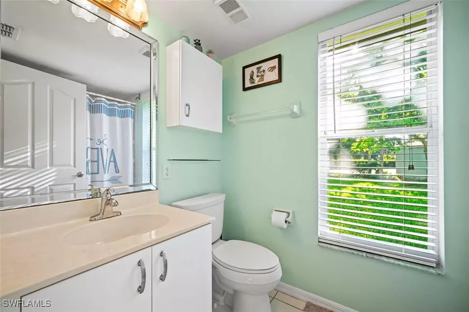Bath - 885 New Waterford Dr #U101, Naples, FL 34104 photo 2 of 2