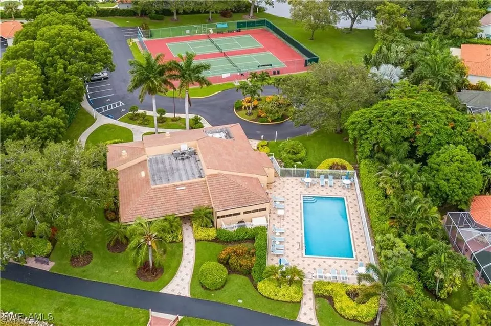 View/Area - 885 New Waterford Dr #U101, Naples, FL 34104 photo 6 of 6
