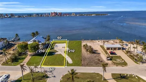 926 San Carlos Dr, Fort Myers Beach, FL 33931