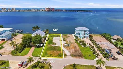 926 San Carlos Dr, Fort Myers Beach, FL 33931