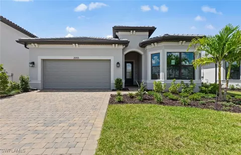 2055 Freemont Way, Naples, FL 34120