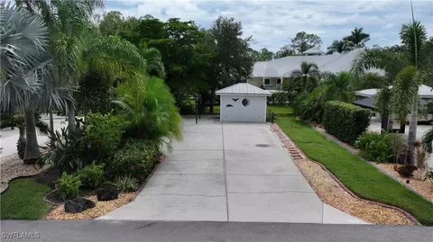 5959 Brightwood Dr, Fort Myers, FL 33905