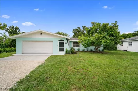 2223 Parkview Dr, Fort Myers, FL 33905
