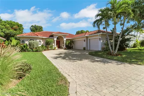 24908 Fairwinds Ln, Bonita Springs, FL 34135