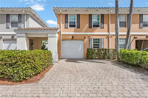 5677 Cove Cir #47, Naples, FL 34119