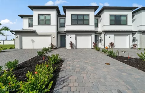 27848 Solis Grande Dr, Bonita Springs, FL 34135