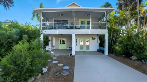 364 Connecticut St, Fort Myers Beach, FL 33931