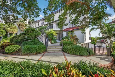 111 La Peninsula Boulevard #111, Naples, FL 34113