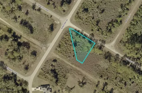 647 Jeffries St, Lehigh Acres, FL 33972