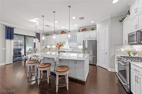 9404 Montelanico Loop, Naples, FL 34119 photo 12